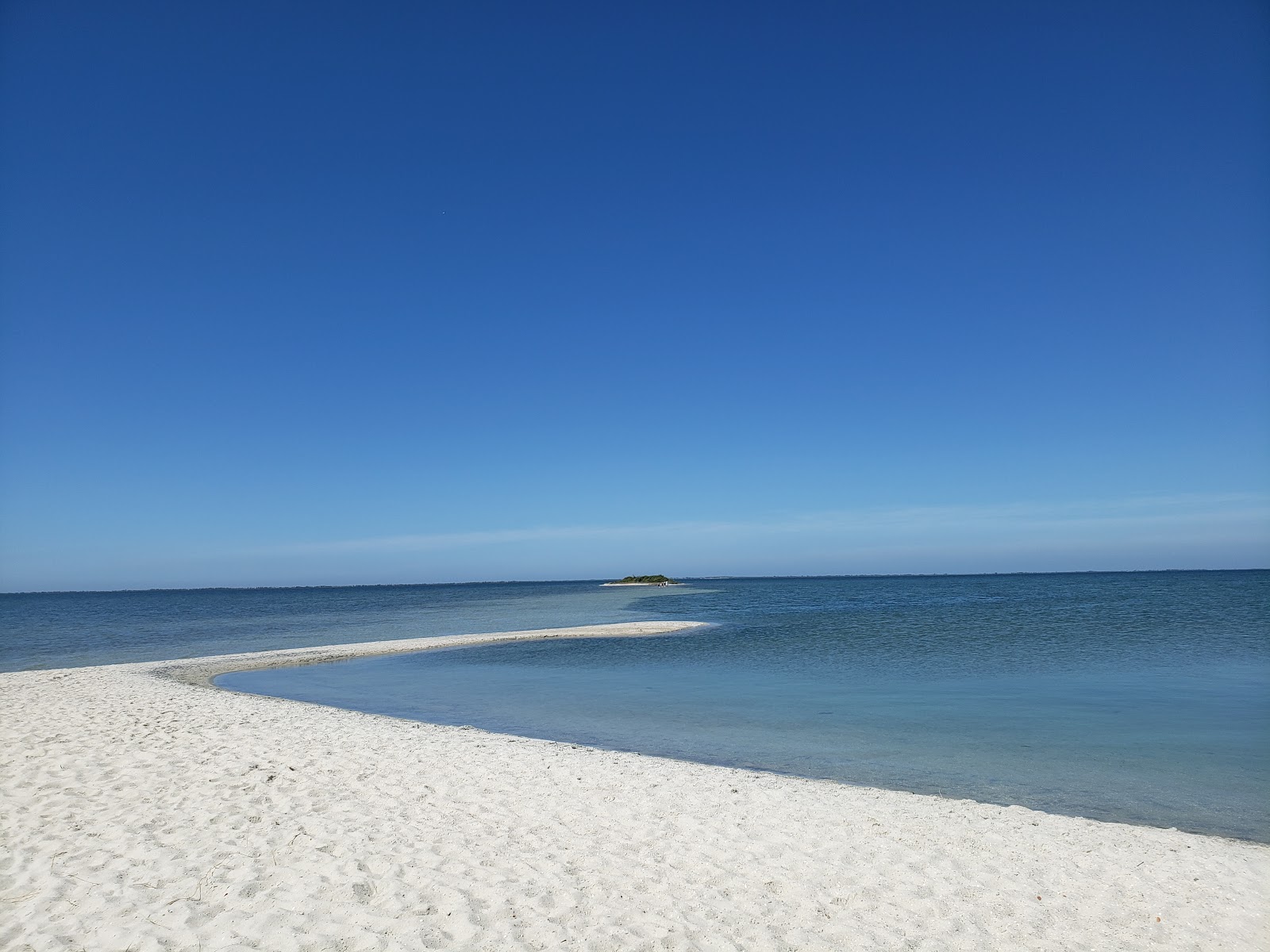 Praia da Salina'in fotoğrafı geniş plaj ile birlikte
