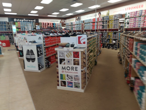 Shoe Store «Famous Footwear», reviews and photos, 519 SW Pine Island Rd, Cape Coral, FL 33991, USA