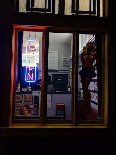 Tattoo Shop «Freaks and Geeks Tattoo Studio», reviews and photos, 5014 NE 24th Ave, Portland, OR 97211, USA