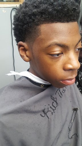 Barber Shop «R Barber Shop», reviews and photos, 19310 Grand River Ave, Detroit, MI 48223, USA