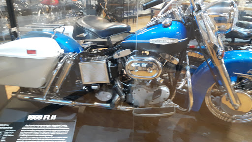 Harley-Davidson Dealer «Mathews Harley-Davidson», reviews and photos, 548 N Blackstone Ave, Fresno, CA 93701, USA