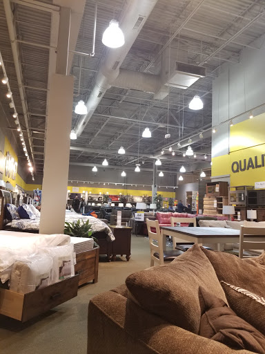 Furniture Store «Art Van Furniture - Auburn Hills», reviews and photos, 4612 Baldwin Rd, Auburn Hills, MI 48326, USA