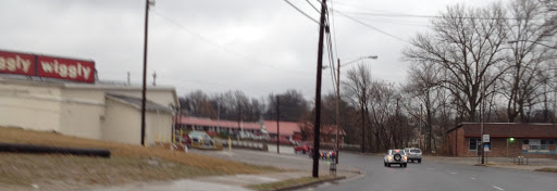 Grocery Store «Piggly Wiggly», reviews and photos, 128 N Main St, Hopkinsville, KY 42240, USA