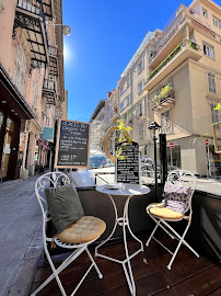 Atmosphère du Crêperie L'oiseau d'été de Valentin | Salon De Thé & Café, Crêperie & Dégustation Corse à Nice - n°11