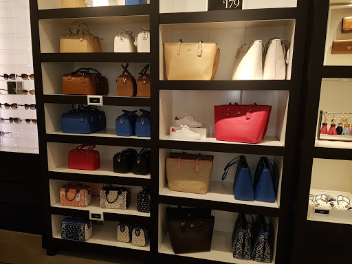 Shopping Mall «Williamsburg Premium Outlets», reviews and photos, 5715 Richmond Rd, Williamsburg, VA 23188, USA