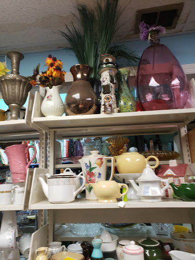 Thrift Store «All you need is thrift», reviews and photos, 148 W Hoffman Ave, Lindenhurst, NY 11757, USA