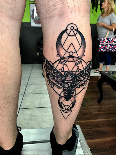 Tattoo Shop «Electric Voodoo Tattoo», reviews and photos, 34 Union Way # A, Vacaville, CA 95687, USA