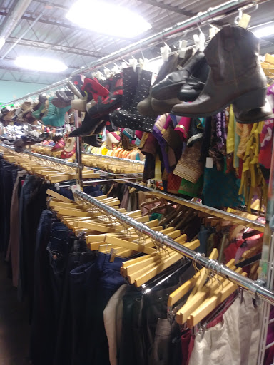 Thrift Store «Family Tree Resale», reviews and photos, 5066 N Lincoln Ave, Chicago, IL 60625, USA