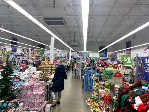 Variety Store «Five Below», reviews and photos, 1255 Raritan Rd, Clark, NJ 07066, USA