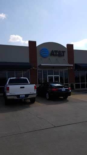 Cell Phone Store «AT&T», reviews and photos, 1200 E Center St, Madisonville, KY 42431, USA