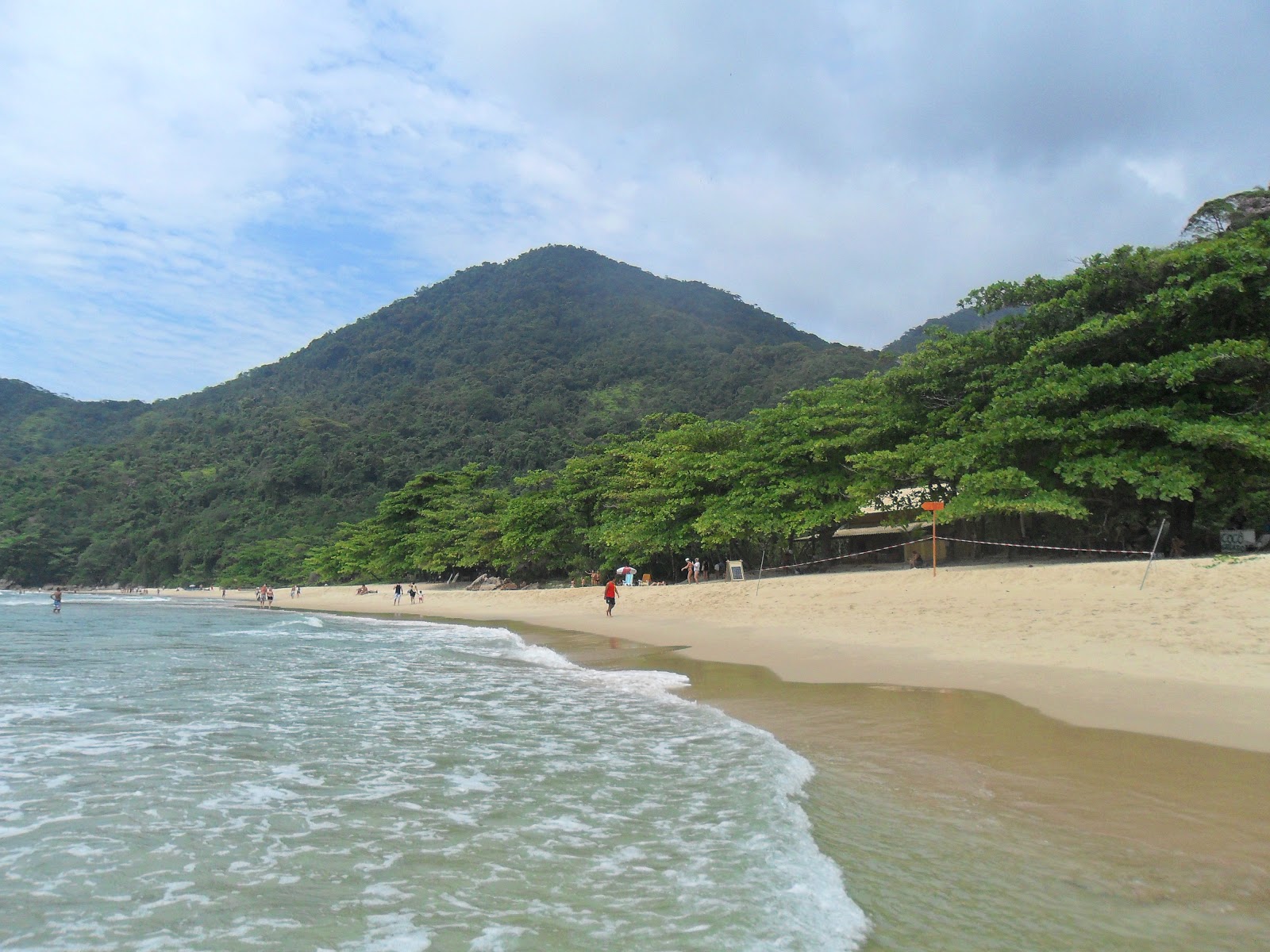 Fotografija Praia do Cachadaco podprto z obalami
