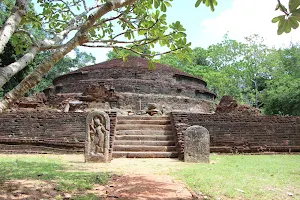 Kaludiya Pokuna Aranya Temple image