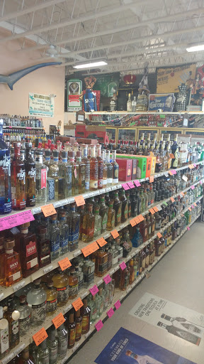 Liquor Store «Santiam Liquor Store», reviews and photos, 2530 Pacific Blvd SE, Albany, OR 97322, USA