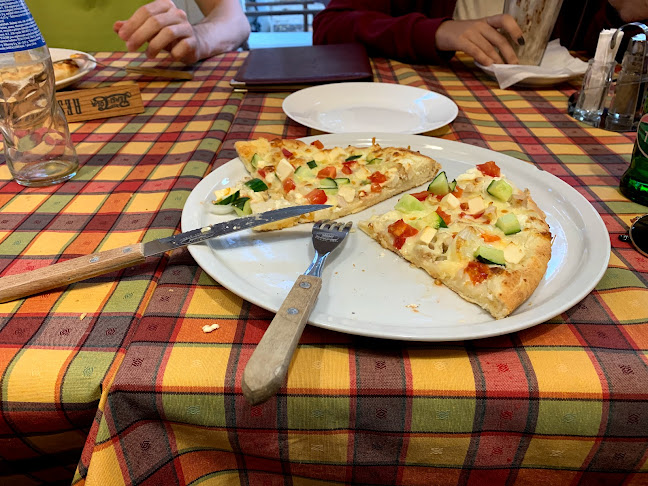 Hozzászólások és értékelések az Venezia Pizzeria és Étterem-ról