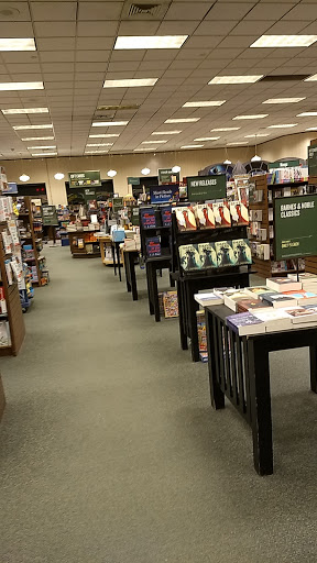 Book Store «Barnes & Noble», reviews and photos, 1991 Sproul Rd, Broomall, PA 19008, USA