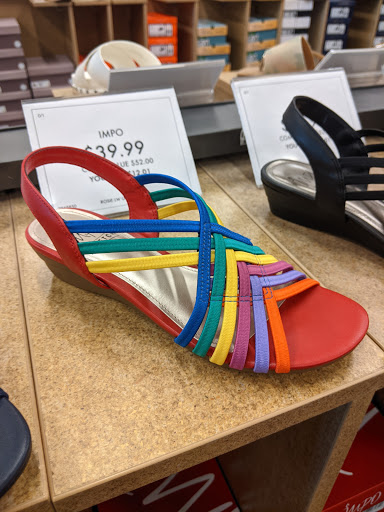 Shoe Store «DSW Designer Shoe Warehouse», reviews and photos, 8055 W Bowles Ave, Littleton, CO 80123, USA