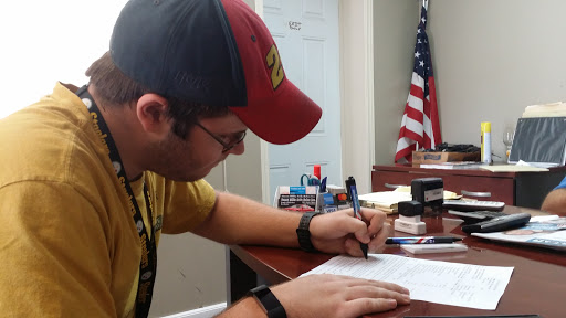 Used Car Dealer «Donny Mills Auto Sales», reviews and photos, 450 E Bay Dr, Largo, FL 33770, USA