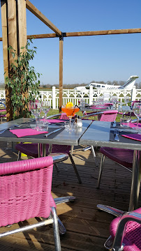 Atmosphère du Restaurant français LE MIREFLEURS AERODROME D'YVRAC - n°4