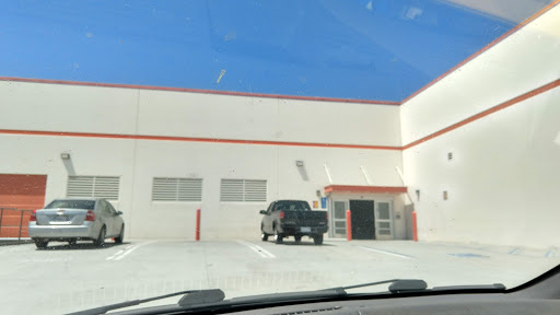 Self-Storage Facility «Public Storage», reviews and photos, 4880 W Rosecrans Ave, Hawthorne, CA 90250, USA