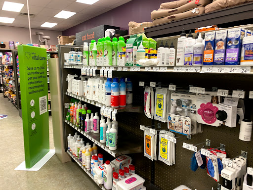 Pet Supply Store «Unleashed by Petco», reviews and photos, 520 S 23rd St, Philadelphia, PA 19146, USA