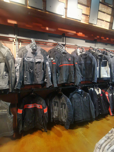 Harley-Davidson Dealer «Bergen County Harley-Davidson (Service Opens 9am)», reviews and photos, 124 Essex St, Rochelle Park, NJ 07662, USA