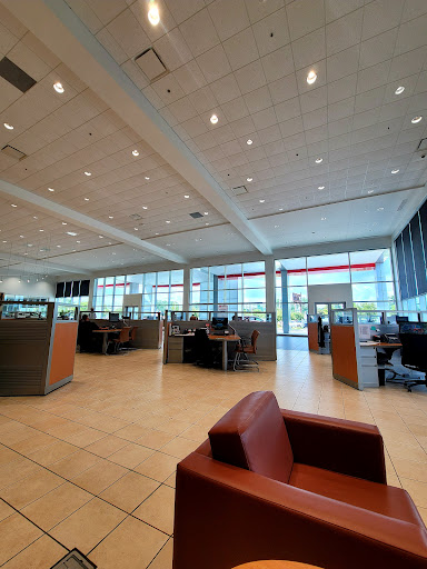 Toyota Dealer «Hendrick Toyota of Wilmington», reviews and photos, 5640 Market St, Wilmington, NC 28405, USA