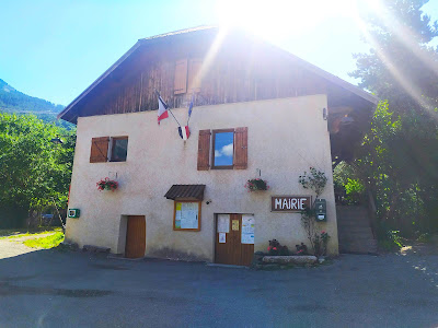 Mairie à Puy-Saint-Eusèbe