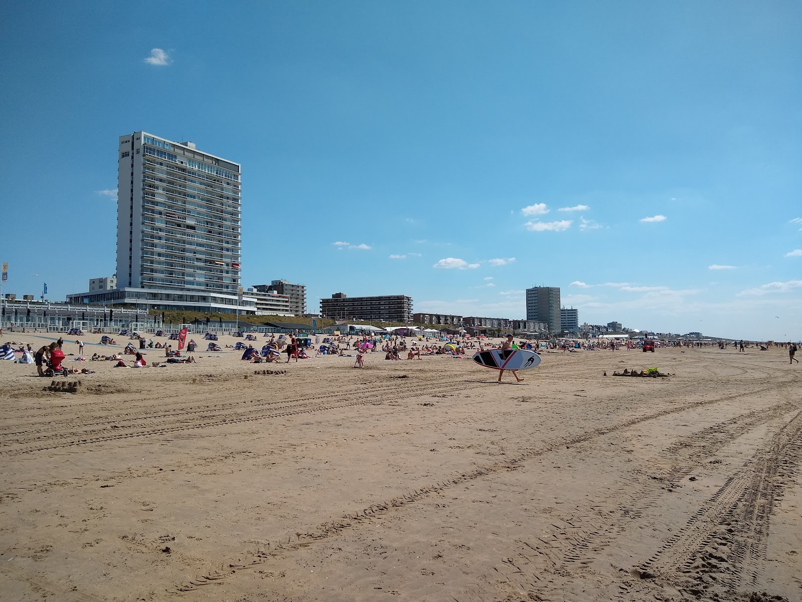 Foto di Spiaggia di Zandvoort e l'insediamento