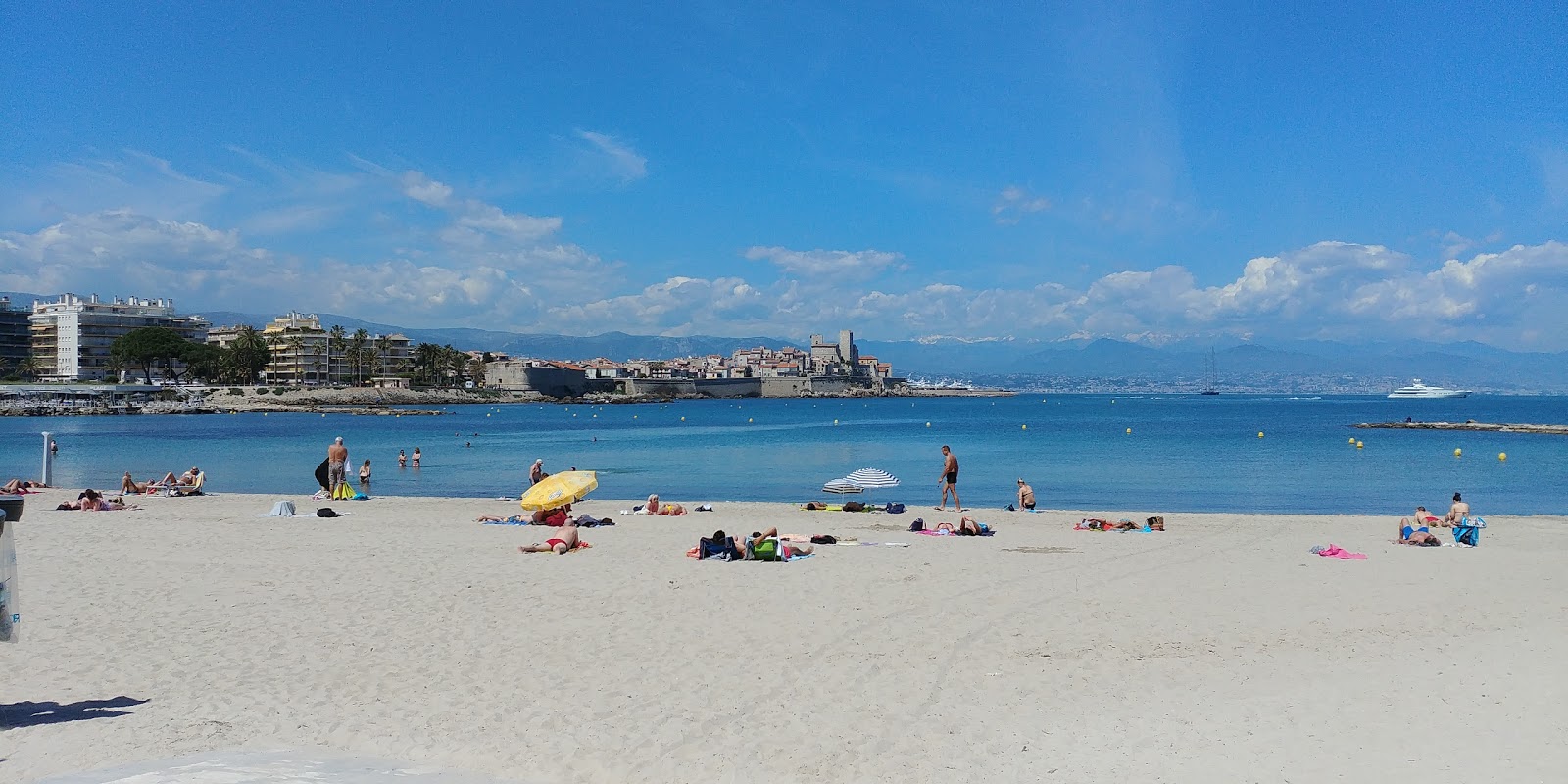 Plage de la Salis'in fotoğrafı - rahatlamayı sevenler arasında popüler bir yer
