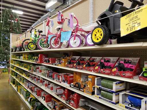 Farm Equipment Supplier «Tarwater Farm & Home Supply», reviews and photos, 4107 NW Topeka Blvd, Topeka, KS 66617, USA