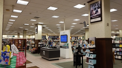 Book Store «Barnes & Noble», reviews and photos, 5231 E 41st St, Tulsa, OK 74135, USA