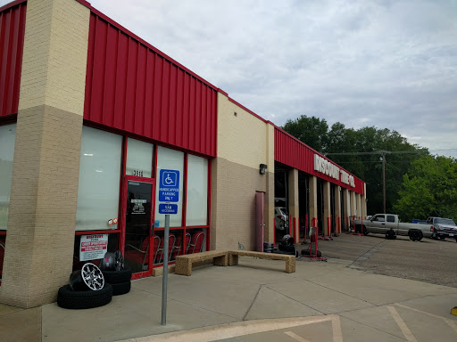 Tire Shop «Discount Tire Store - Tyler, TX», reviews and photos, 3910 S Broadway Ave, Tyler, TX 75701, USA