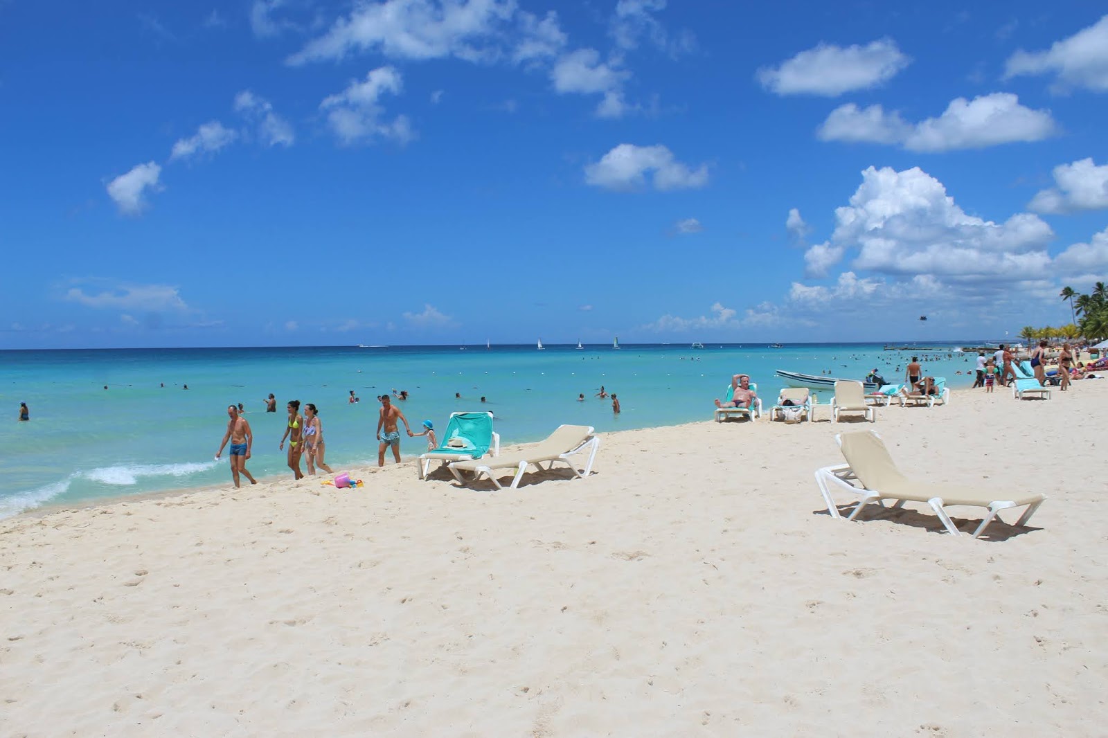 Photo of Dominicus beach and the settlement