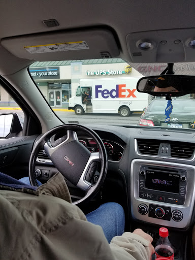 Shipping and Mailing Service «The UPS Store», reviews and photos, 947 Wayne Ave, Chambersburg, PA 17201, USA