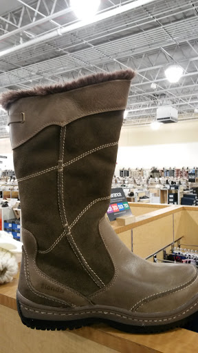 Stores to buy women's beige boots Detroit
