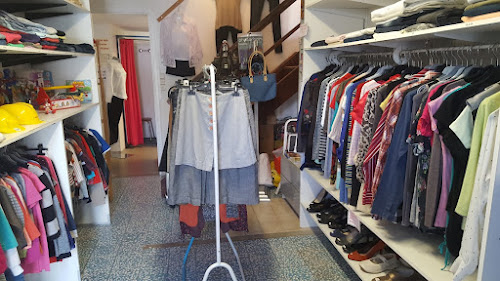 Magasin de vêtements Boutique de l'association Point Rencontre Château-Arnoux-Saint-Auban