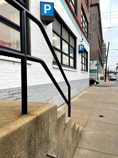 Truck Rental Agency «U-Haul Moving & Storage of South Philadelphia», reviews and photos, 1015-25 S 12th St, Philadelphia, PA 19147, USA