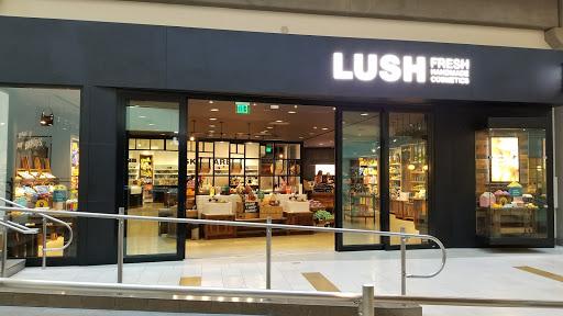 LUSH, 575 Bellevue Way NE #128, Bellevue, WA 98004, USA, 
