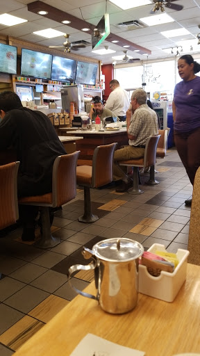 Donut Shop «Dandee Donuts Factory», reviews and photos, 102 N 28th Ave, Hollywood, FL 33020, USA