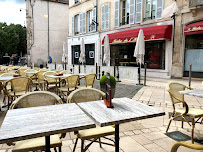 Atmosphère du Restaurant français Les Chevaliers à Beaune - n°2