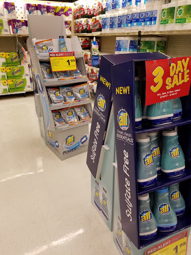 Grocery Store «Jewel-Osco», reviews and photos, 234 E Veterans Pkwy, Yorkville, IL 60560, USA