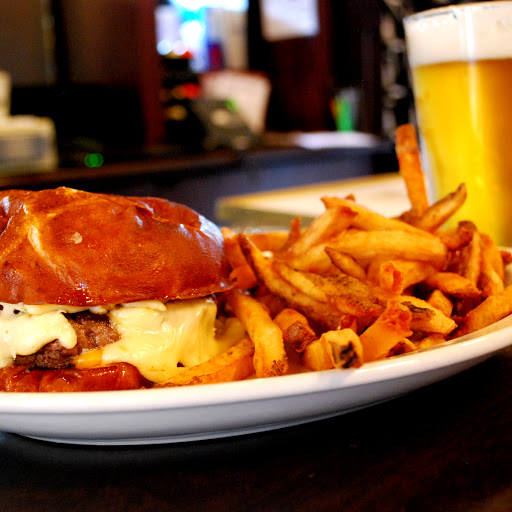 Bowling Alley «Southport Lanes & Billiards», reviews and photos, 3325 N Southport Ave, Chicago, IL 60657, USA