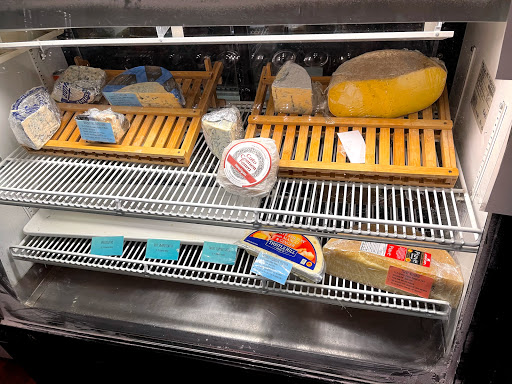 Grocery Store «Old Wethersfield Country Store», reviews and photos, 221 Main St, Wethersfield, CT 06109, USA