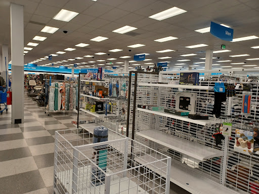 Shopping Mall «Pavilion Shopping Center», reviews and photos, 24055 Chagrin Blvd, Beachwood, OH 44122, USA