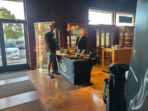 Tobacco Shop «Tobacco Town», reviews and photos, 17108 Fort St, Riverview, MI 48193, USA