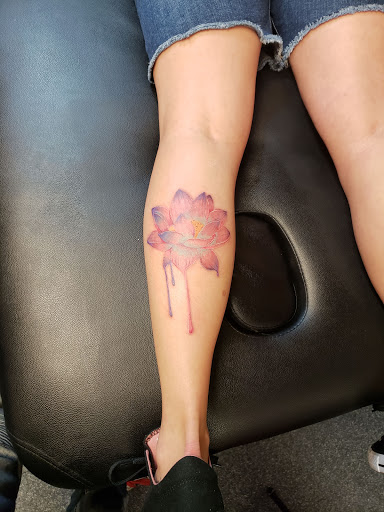 Tattoo Shop «Ageless Art Tattoo & Piercing», reviews and photos, 711 E Lewis and Clark Pkwy, Clarksville, IN 47129, USA