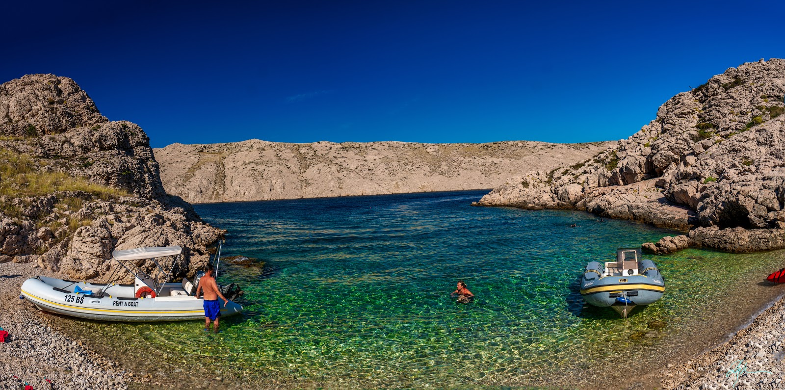Gnjilova beach'in fotoğrafı çok temiz temizlik seviyesi ile