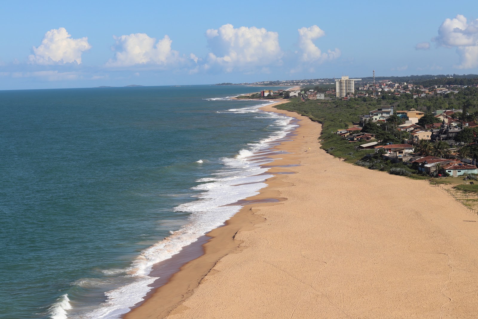 Foto von Strand von Barra do Jucu - guter haustierfreundlicher Ort für den Urlaub