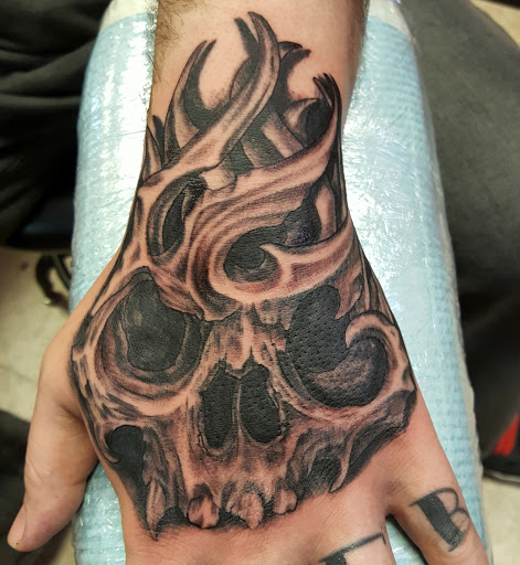 Tattoo Shop «Lucky Dice Tattoos Westgate», reviews and photos, 127 S Blackstock Rd, Spartanburg, SC 29301, USA