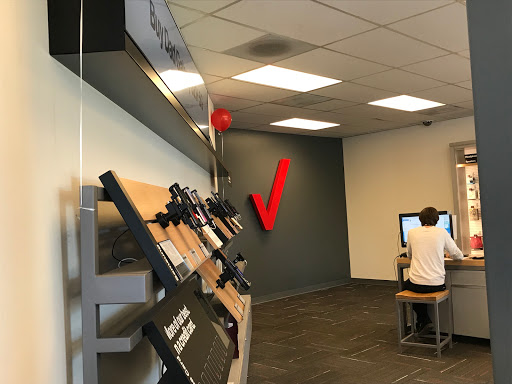 Cell Phone Store «Verizon Wireless - Cellular Plus», reviews and photos, 15115 SE McLoughlin Blvd, Milwaukie, OR 97267, USA